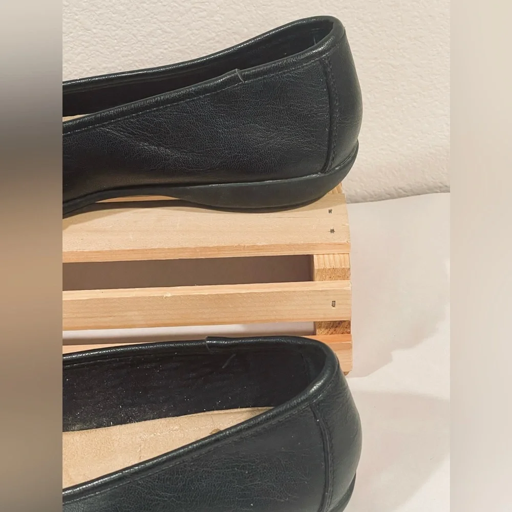 💥3/$50 White Mountain Black Vegan Leather Ballet Flats | Accent Band | EUC